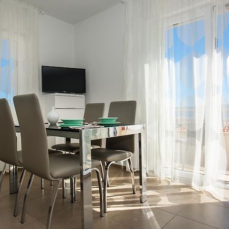 Vista Apartments Bol Kültér fotó