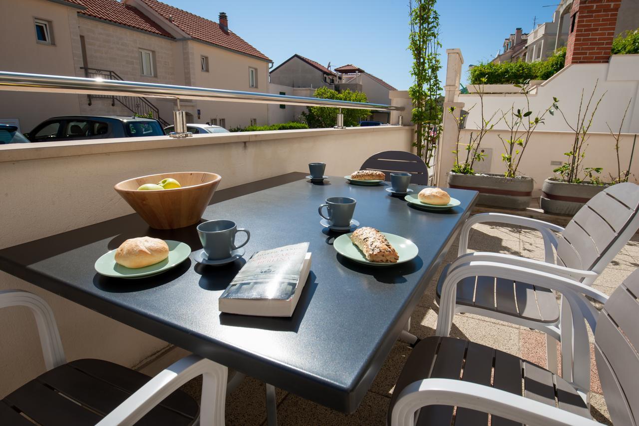 Vista Apartments Bol Kültér fotó
