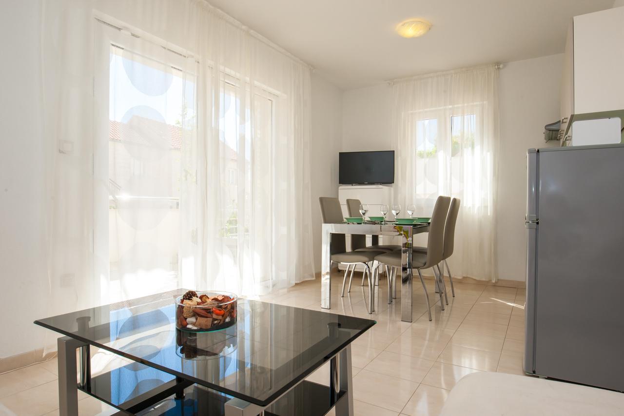 Vista Apartments Bol Kültér fotó