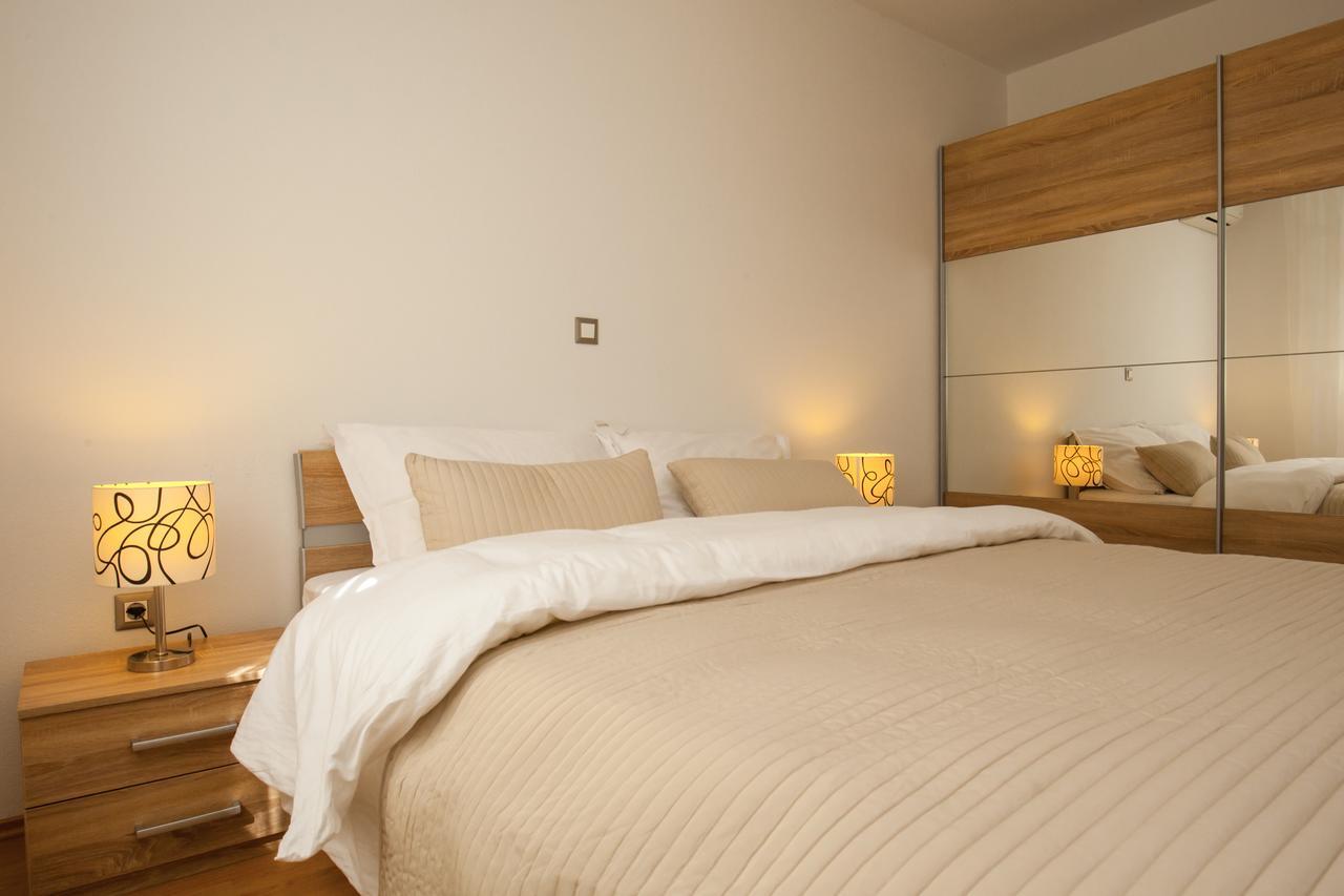Vista Apartments Bol Kültér fotó
