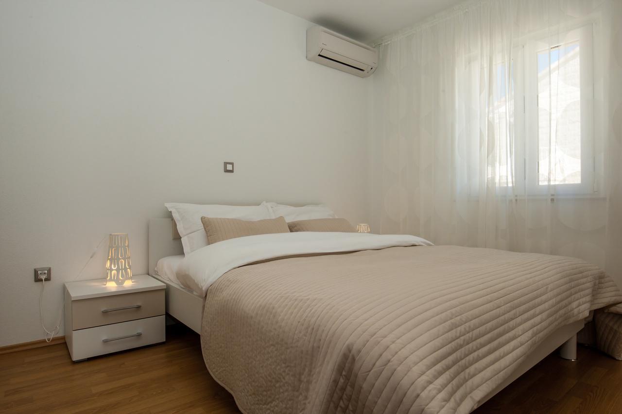 Vista Apartments Bol Kültér fotó