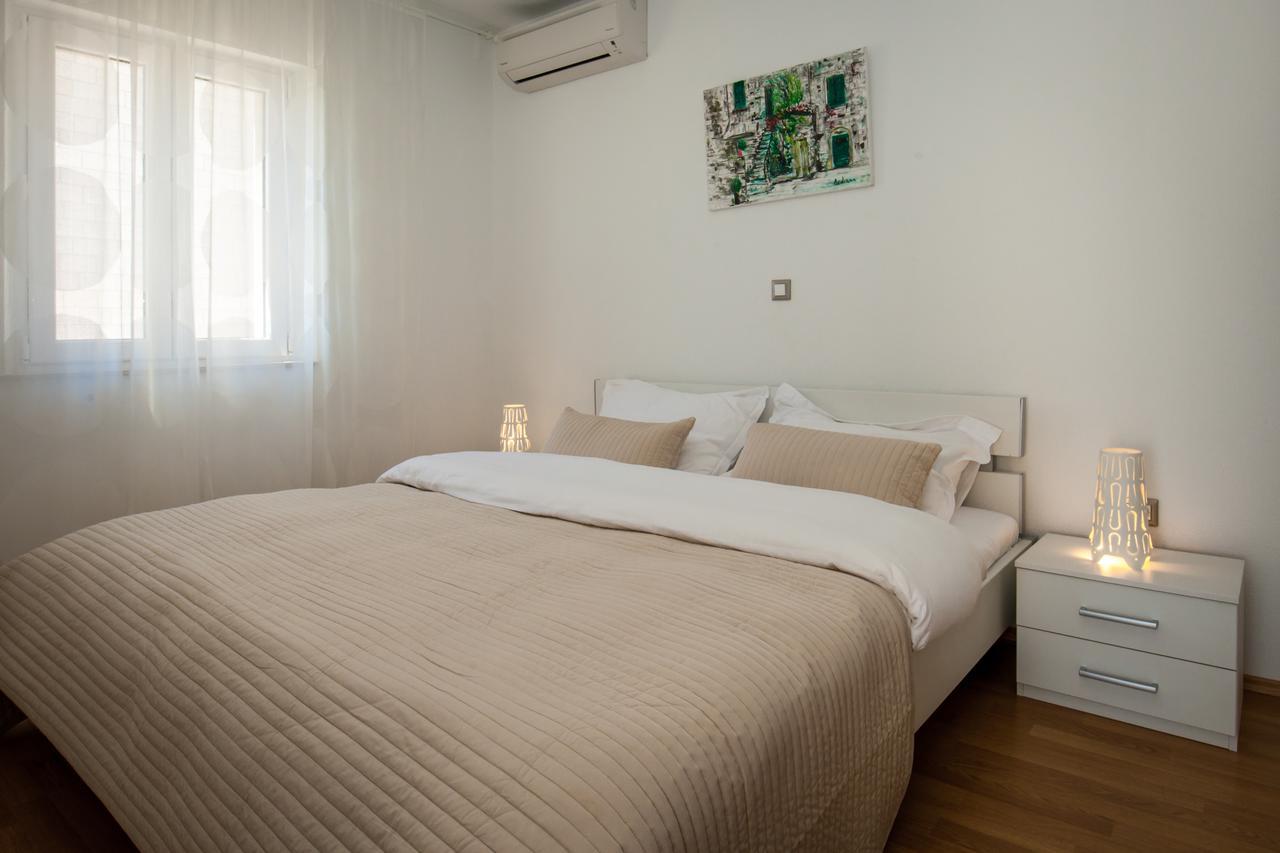 Vista Apartments Bol Kültér fotó